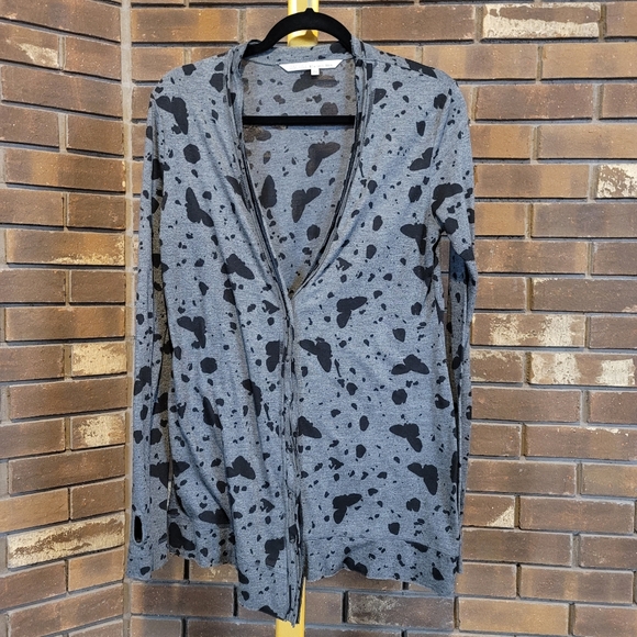 Rachel Roy cotton burnout snap down v neck abstract print long sleeve - Picture 1 of 11